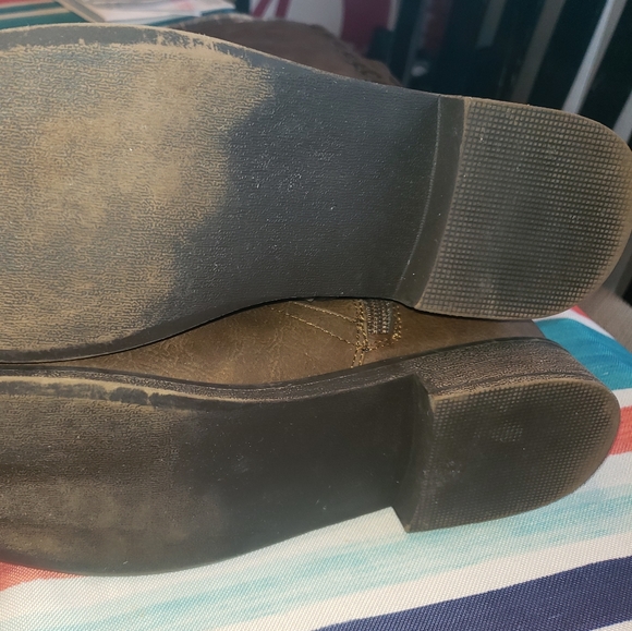 Faux suede boot with lace up corset design - Picture 3 of 5